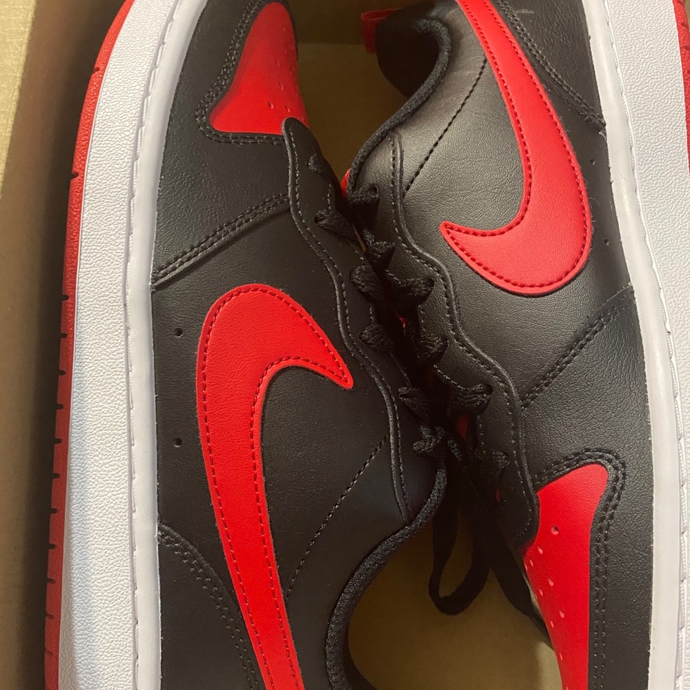 Nike Court Borough Low 2